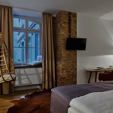 Hotel 38